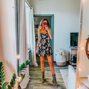 Floral Shift Dress w/ Pockets